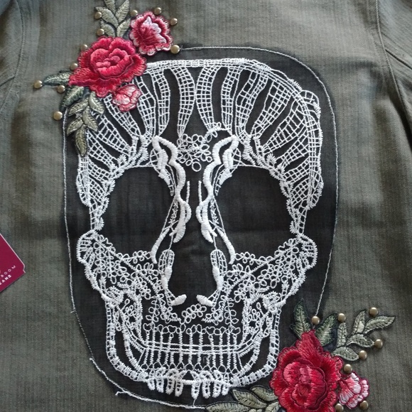 Skull Jacket (1 jacket left!) - Picture 6 of 8